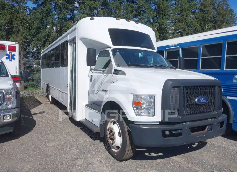2017 Ford F-650 фото