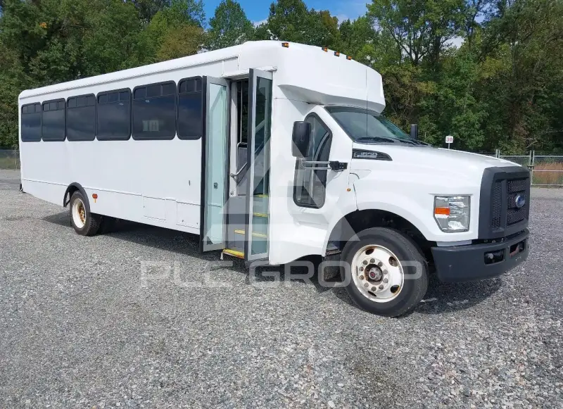2017 Ford F-650 фото