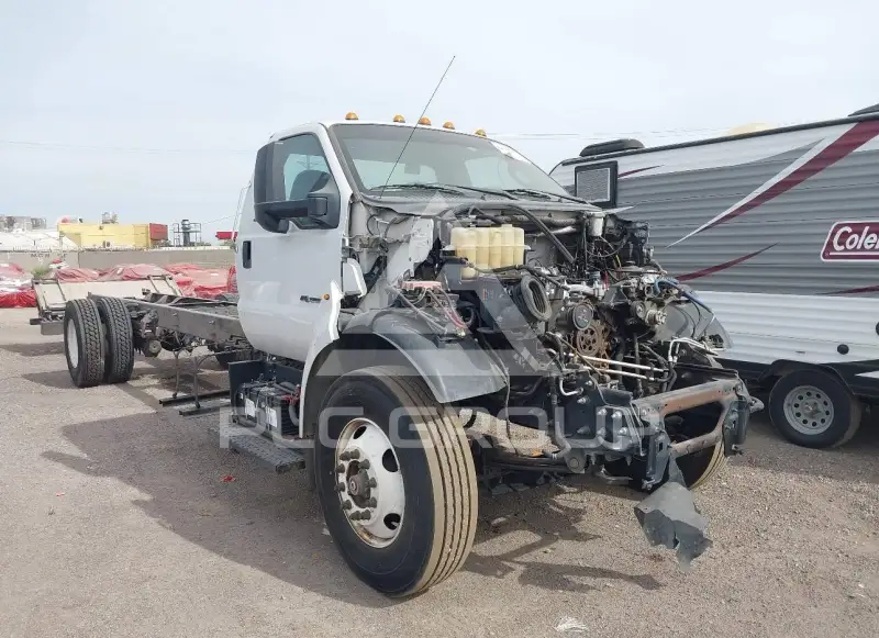 2017 Ford F-650 фото