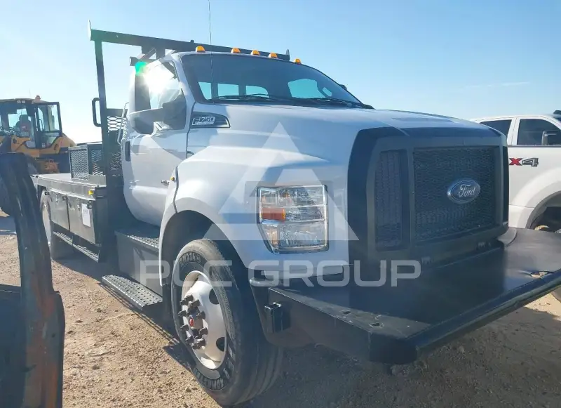 2017 Ford F-750 фото