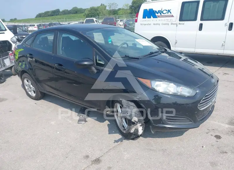 2017 Ford FIESTA фото