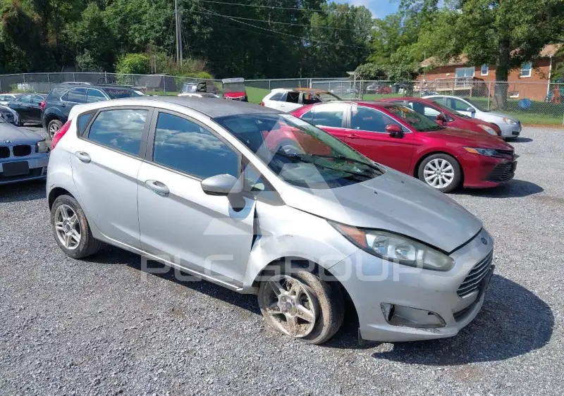 2017 Ford FIESTA фото