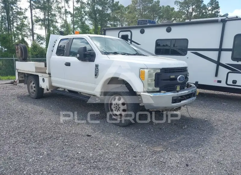 2017 Ford F-350 photo