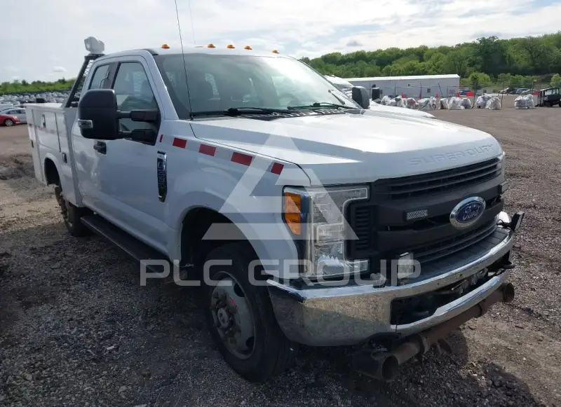 2017 Ford F-350 photo
