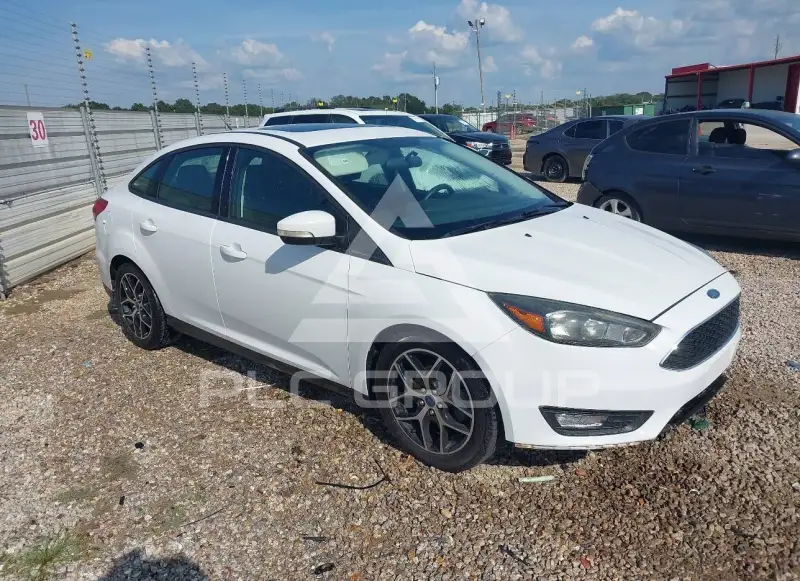 2017 Ford FOCUS фото
