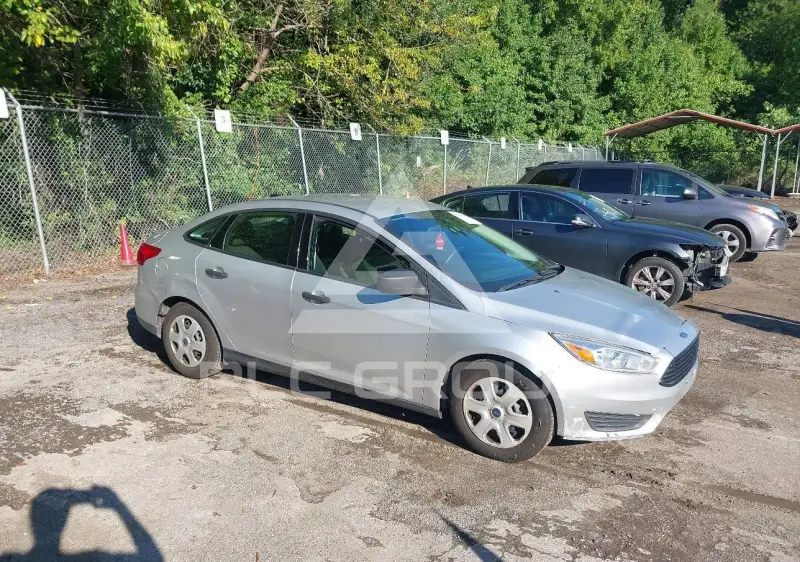 2017 Ford FOCUS photo