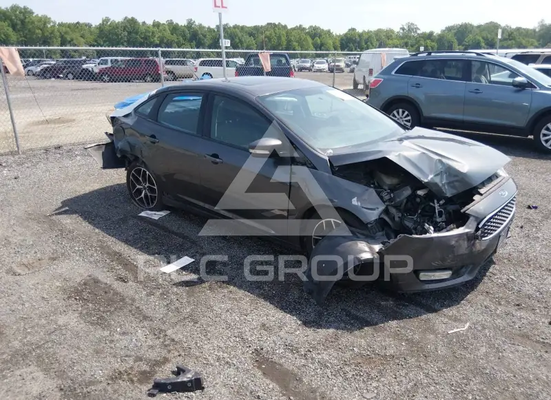 2017 Ford FOCUS фото