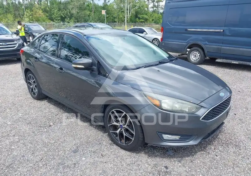 2017 Ford FOCUS photo