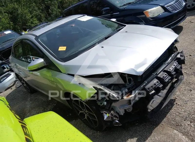 2017 Ford FOCUS photo
