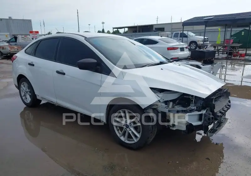 2017 Ford FOCUS photo