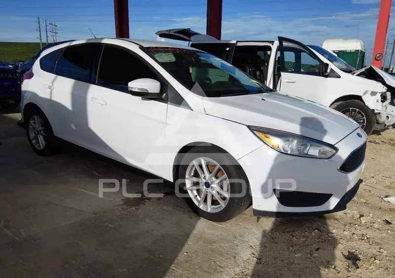 2017 Ford FOCUS photo