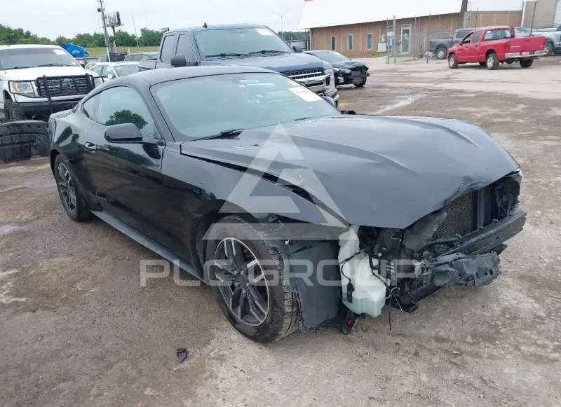 2017 Ford MUSTANG photo