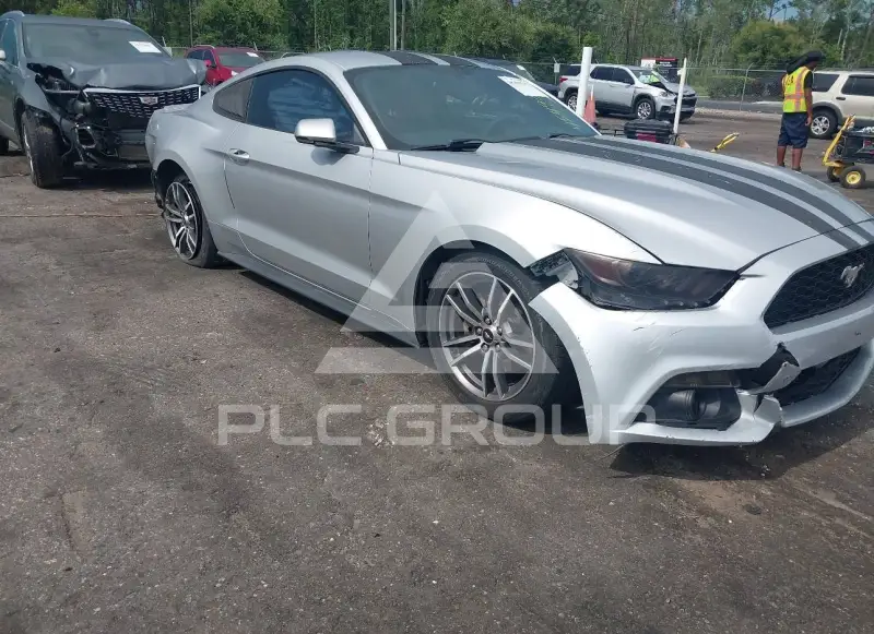 2017 Ford MUSTANG photo