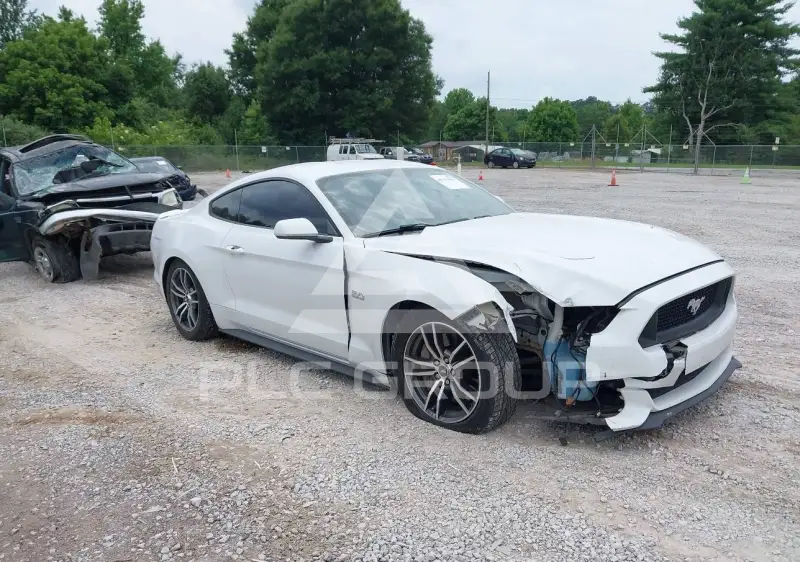 2017 Ford MUSTANG photo