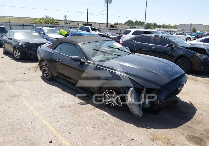 2017 Ford MUSTANG photo