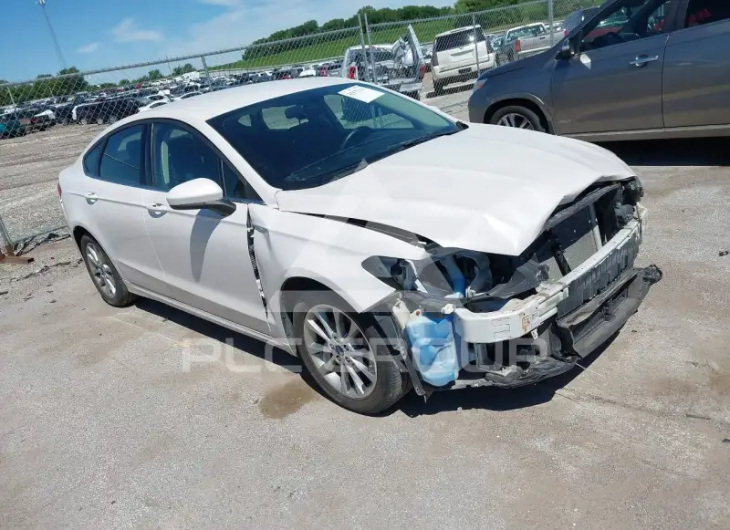 2017 Ford FUSION photo