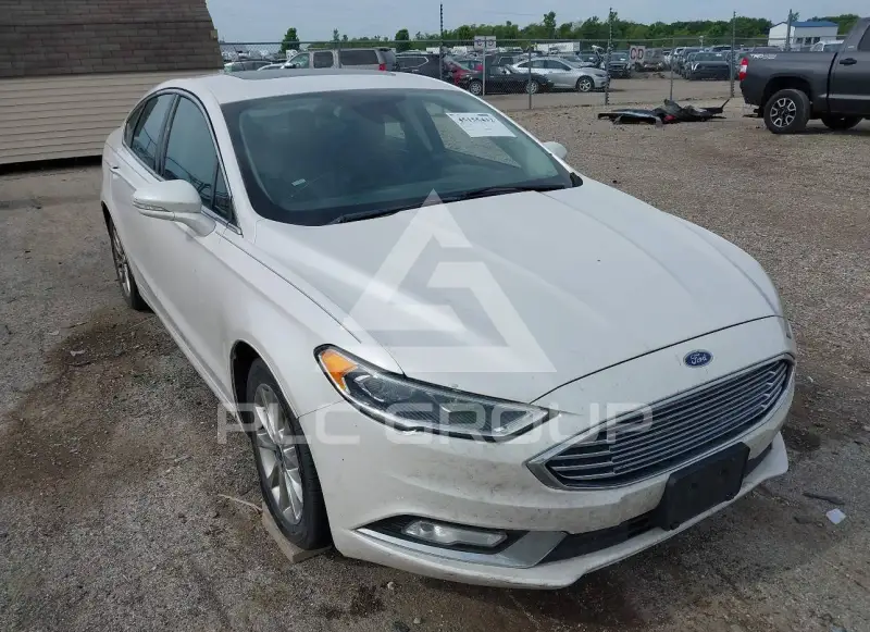 2017 Ford FUSION фото
