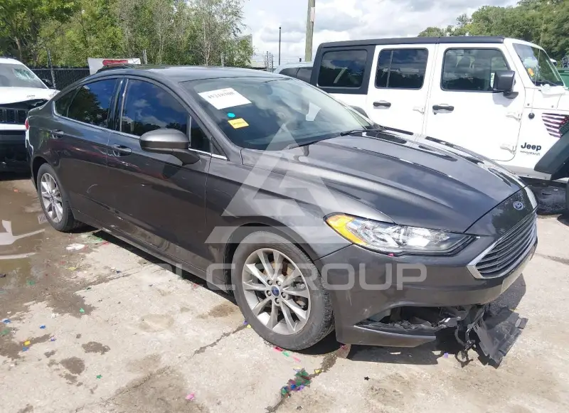 2017 Ford FUSION фото