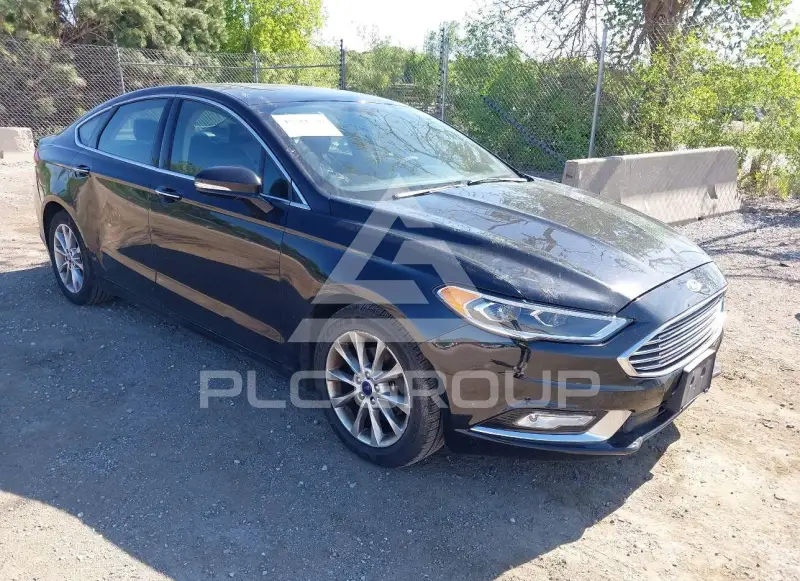 2017 Ford FUSION фото