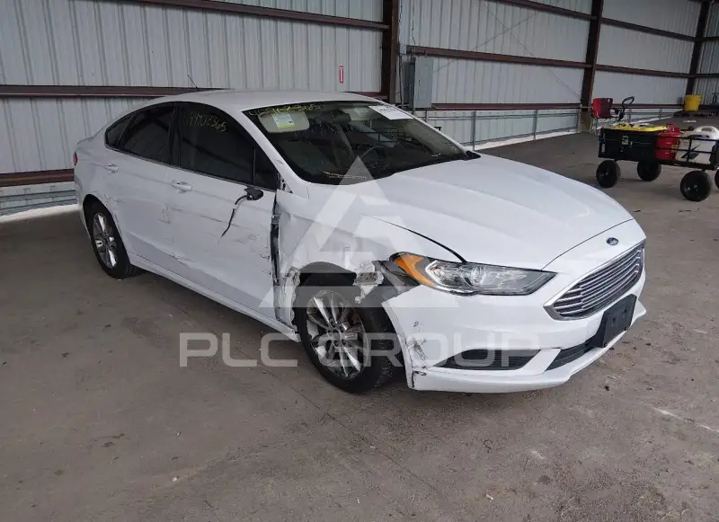 2017 Ford FUSION фото