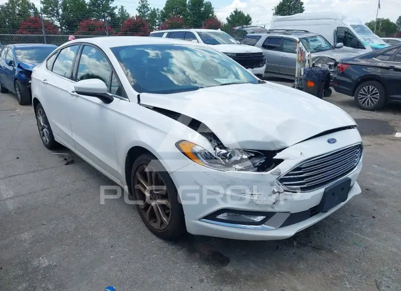 2017 Ford FUSION фото
