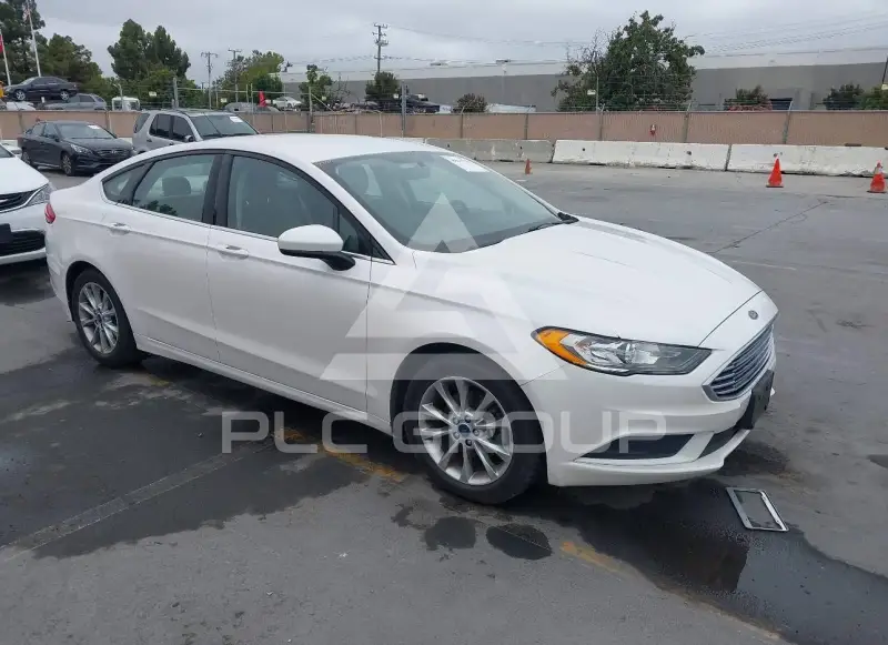2017 Ford FUSION фото