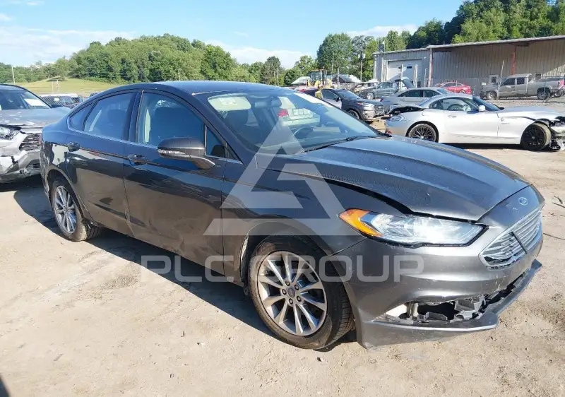 2017 Ford FUSION photo