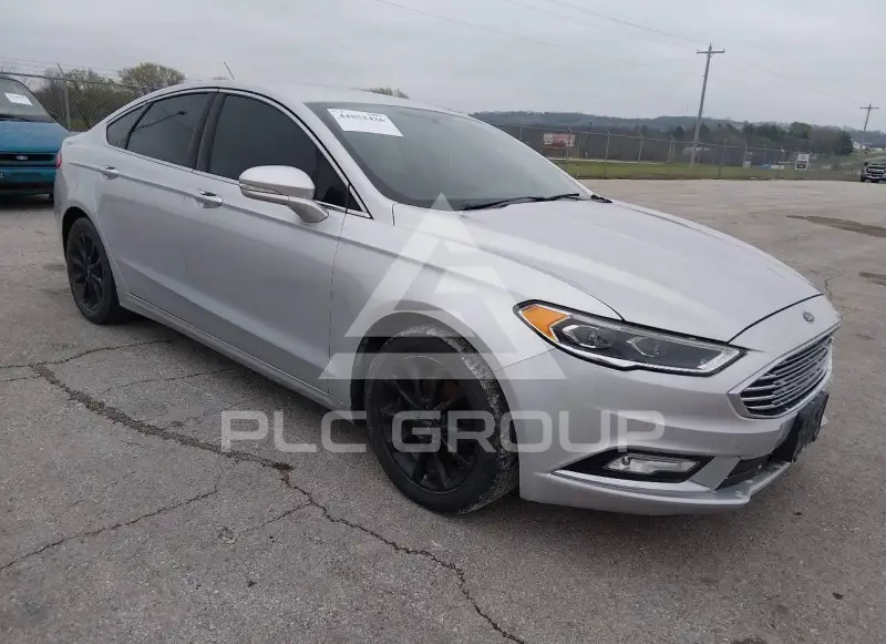 2017 Ford FUSION фото
