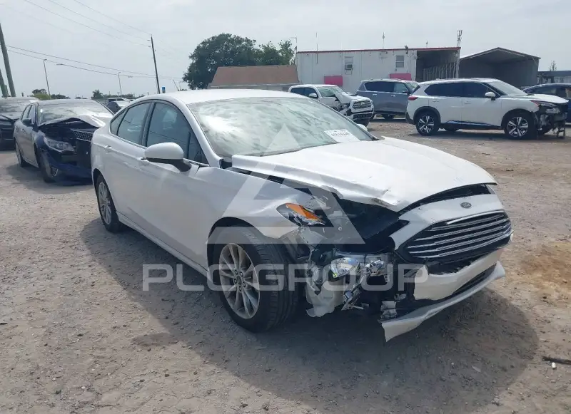 2017 Ford FUSION фото