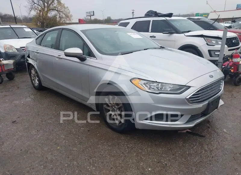 2017 Ford FUSION фото