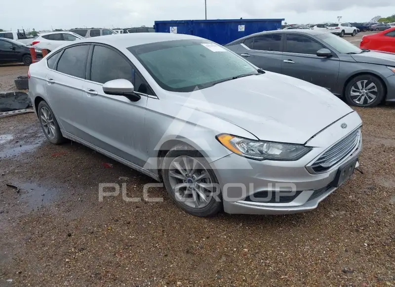 2017 Ford FUSION фото