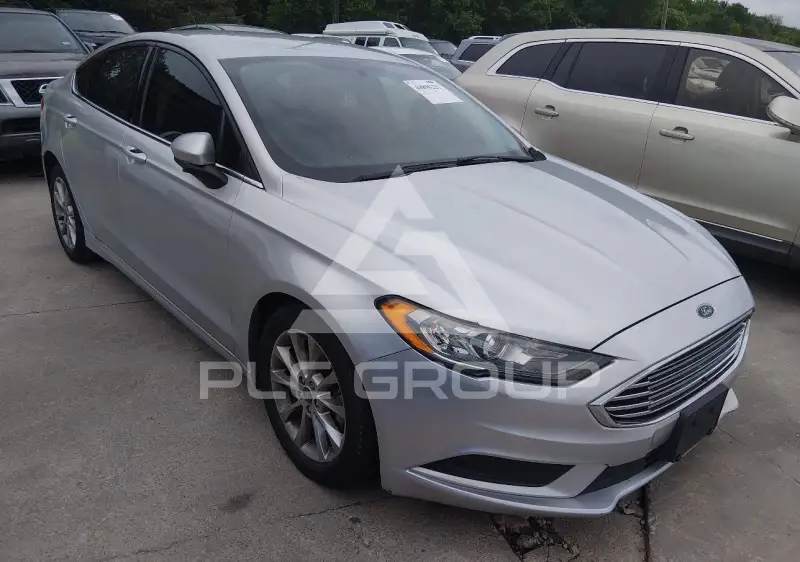 2017 Ford FUSION фото