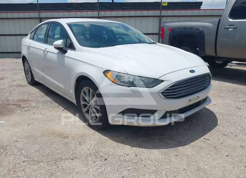 2017 Ford FUSION фото