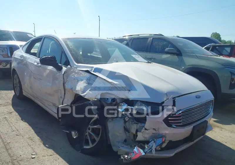 2017 Ford FUSION photo