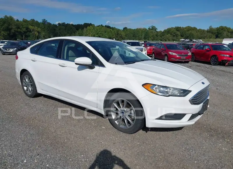 2017 Ford FUSION photo