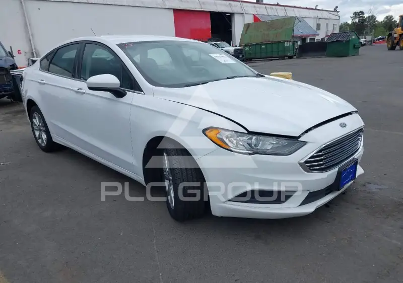 2017 Ford FUSION photo