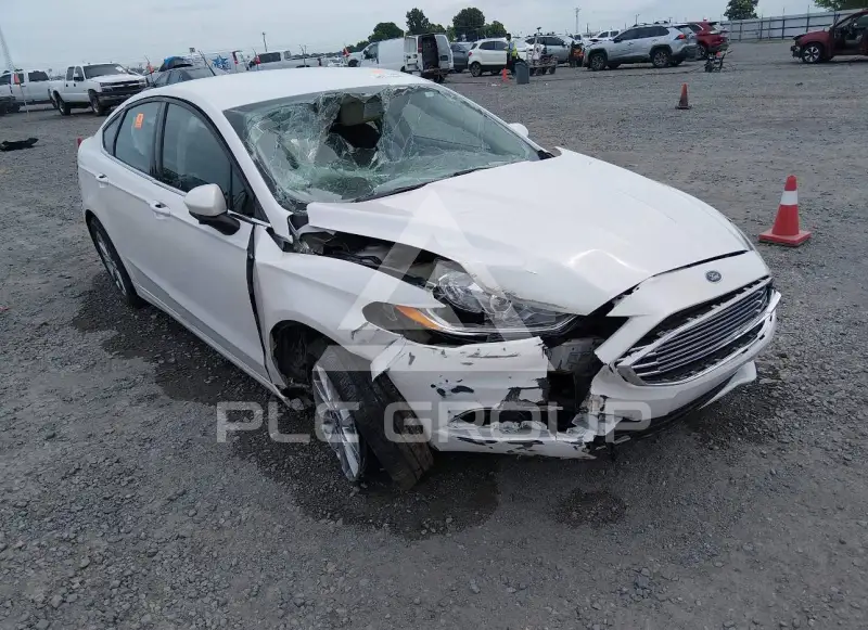 2017 Ford FUSION photo
