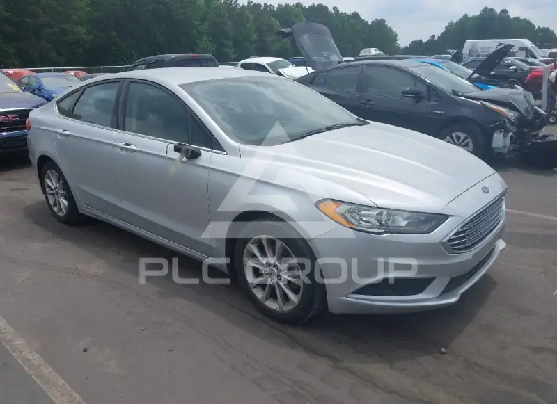 2017 Ford FUSION фото