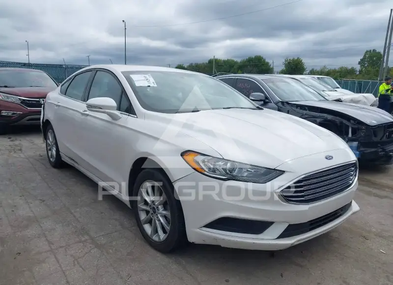 2017 Ford FUSION фото