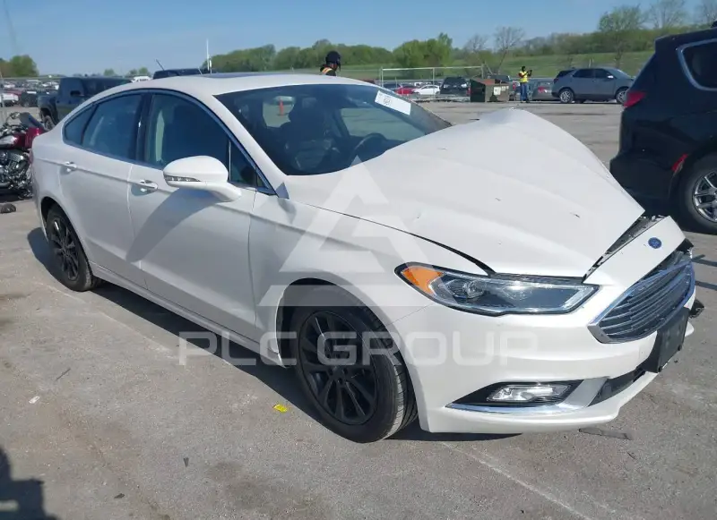 2017 Ford FUSION фото