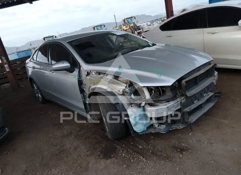 2017 Ford FUSION фото