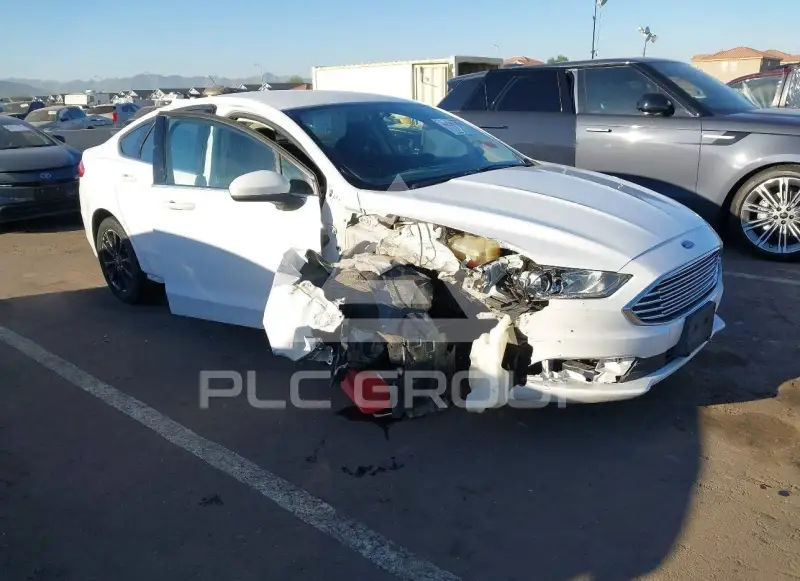 2017 Ford FUSION фото