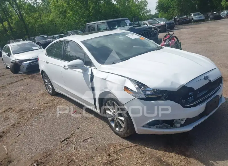 2017 Ford FUSION фото
