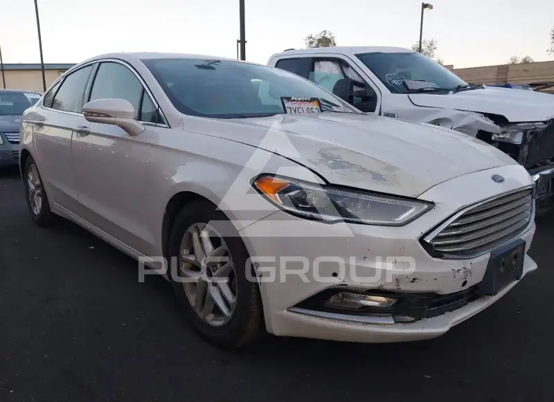 2017 Ford FUSION фото