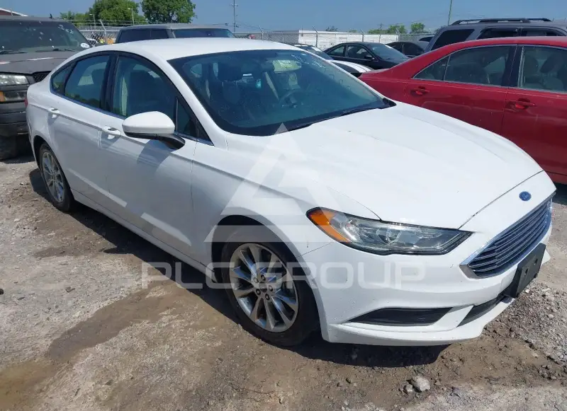 2017 Ford FUSION photo