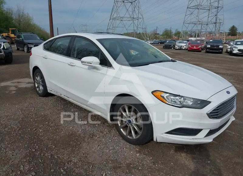 2017 Ford FUSION фото