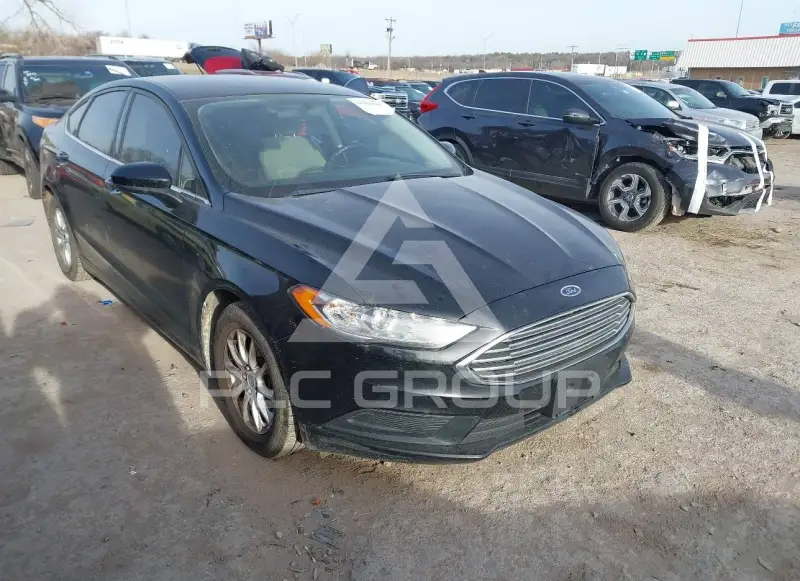 2017 Ford FUSION photo