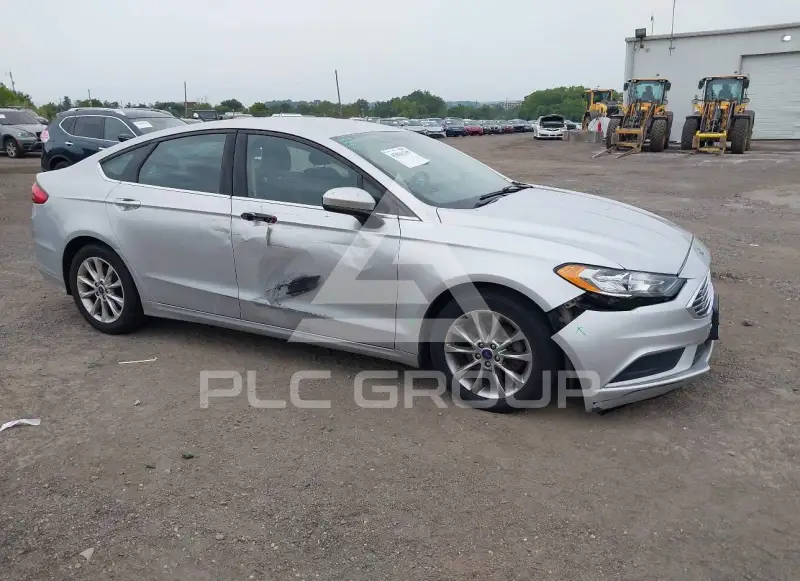 2017 Ford FUSION фото