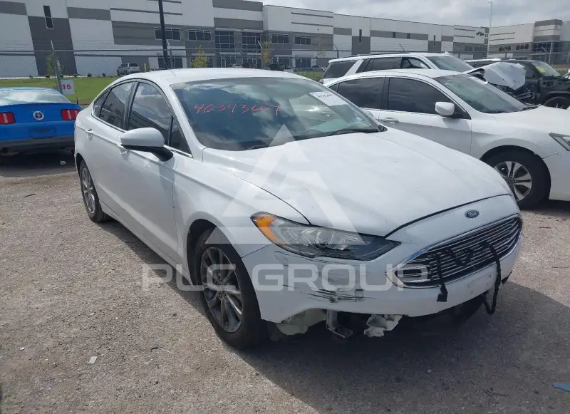 2017 Ford FUSION фото