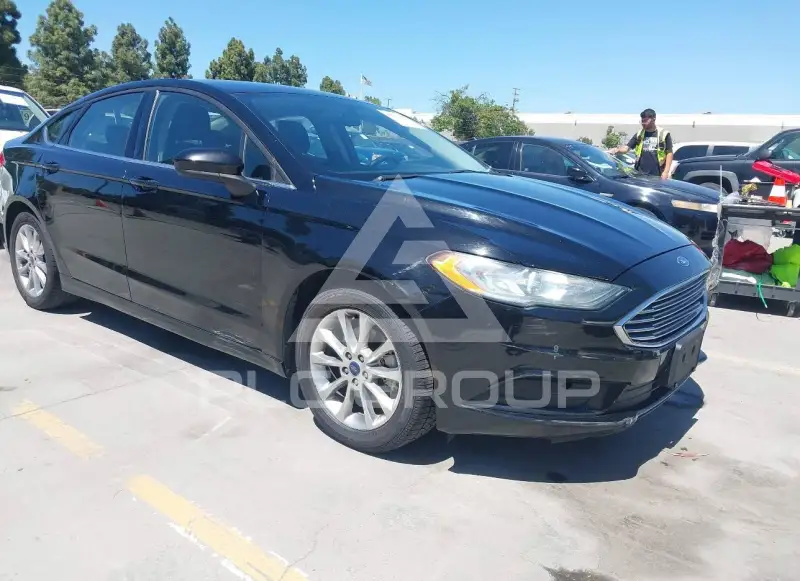2017 Ford FUSION фото